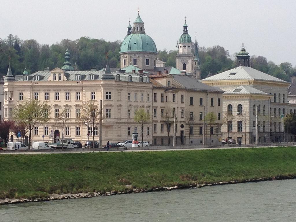 Sarah'S Altstadt Oase Salzburg Salzburgo Exterior foto